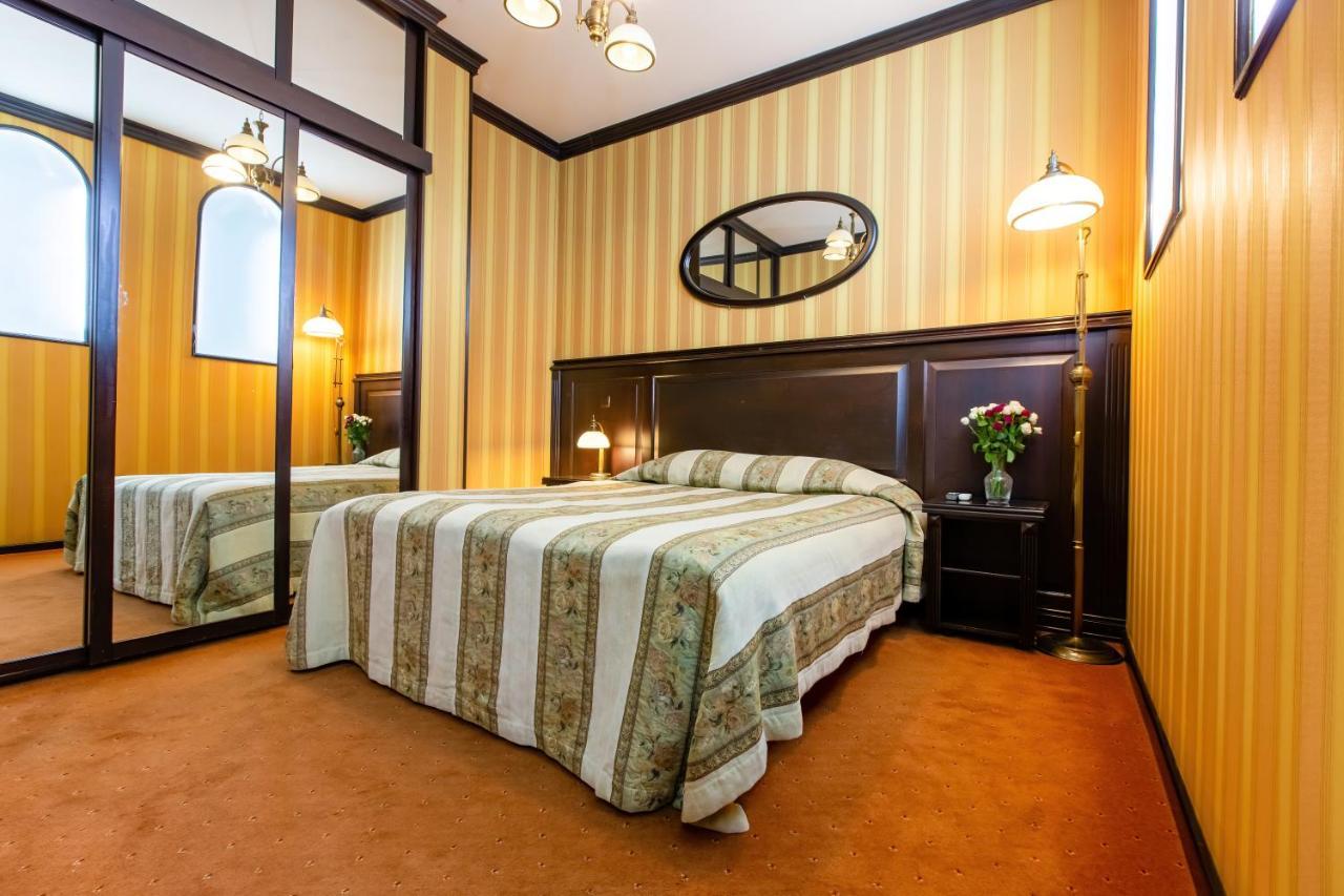 Apartments On Zhilyanskaya Street 59 เคียฟ ภายนอก รูปภาพ